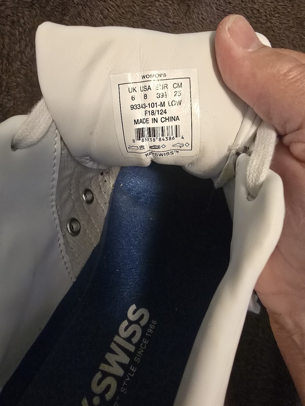 K-Swiss Women's White Leather Sneakers with Embroidered Shield Size 8M - Picture 7 of 8